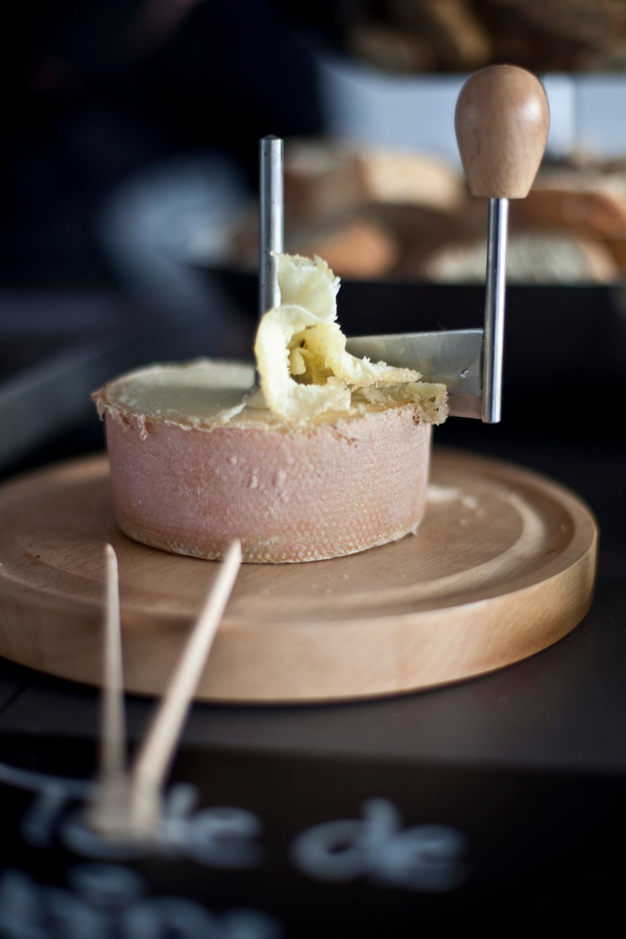 FORMAGGIO TÊTE DE MOINE :: ALIMENTARI TOMADIN